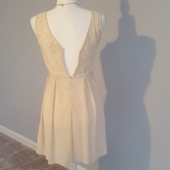 Alythea Cream Dress with Lace on Top Size Small - Picture 3 of 5
